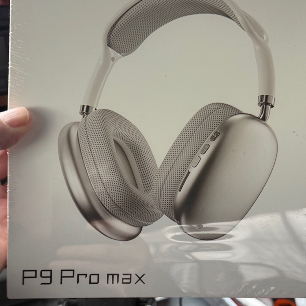 Silver P9 Pro Max Wireless Headphones
